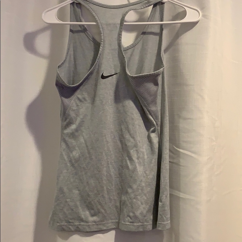 Workout top - Picture 3 of 3